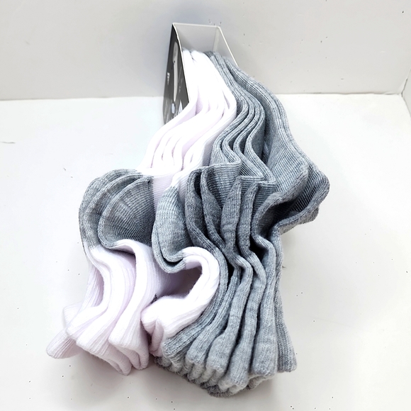 ⭐️ADIDAS 💯 6 PAIRS OF QUARTER LENGTH SOCKS, GREY, WHITE LOGO - Picture 4 of 8